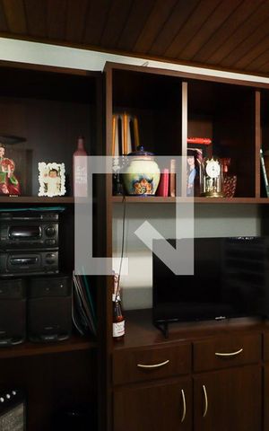 Casa à venda com 160m², 2 quartos e 2 vagasSala