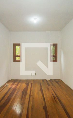 Casa para alugar com 50m², 2 quartos e 1 vaga Casa para alugar com 50m², 2 quartos e 1 vagaSala