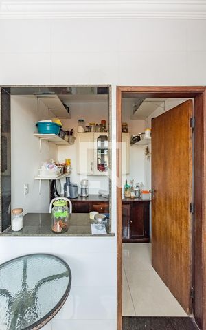 Apartamento à venda com 200m², 4 quartos e 2 vagas Apartamento à venda com 200m², 4 quartos e 2 vagasCozinha