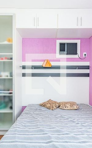 Apartamento à venda com 200m², 4 quartos e 2 vagas Apartamento à venda com 200m², 4 quartos e 2 vagasSuíte