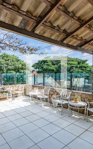 Apartamento à venda com 200m², 4 quartos e 2 vagas Apartamento à venda com 200m², 4 quartos e 2 vagasÁrea externa