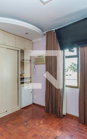 Apartamento à venda com 200m², 4 quartos e 2 vagas Apartamento à venda com 200m², 4 quartos e 2 vagasSuíte 2