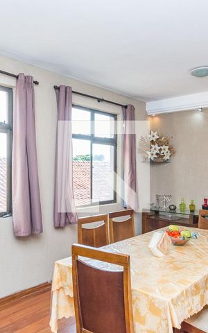Apartamento à venda com 200m², 4 quartos e 2 vagas Apartamento à venda com 200m², 4 quartos e 2 vagasSala 1
