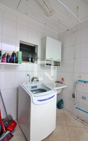 Casa à venda com 213m², 3 quartos e 3 vagasÁrea de Serviço