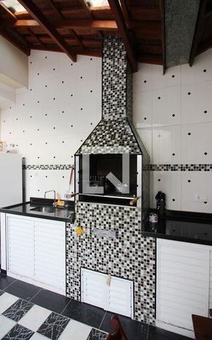 Casa à venda com 213m², 3 quartos e 3 vagasChurrasqueira