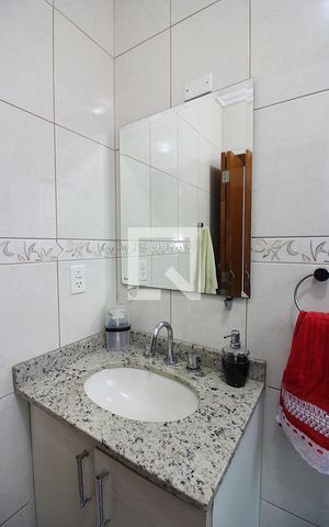 Casa à venda com 213m², 3 quartos e 3 vagasSuíte 2 Banheiro 