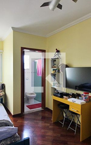 Casa à venda com 213m², 3 quartos e 3 vagasSuíte 3