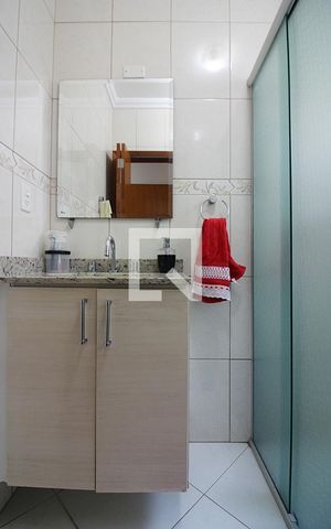 Casa à venda com 213m², 3 quartos e 3 vagasSuíte 2 Banheiro 