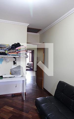 Casa à venda com 213m², 3 quartos e 3 vagasSuíte 2