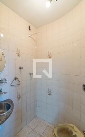 Casa para alugar com 250m², 3 quartos e 2 vagas Casa para alugar com 250m², 3 quartos e 2 vagasBanheiro da Suite
