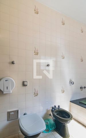 Casa para alugar com 250m², 3 quartos e 2 vagas Casa para alugar com 250m², 3 quartos e 2 vagasBanheiro