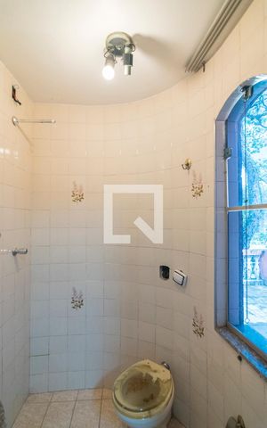Casa para alugar com 250m², 3 quartos e 2 vagas Casa para alugar com 250m², 3 quartos e 2 vagasBanheiro da Suite