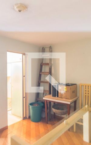 Casa para alugar com 250m², 3 quartos e 2 vagas Casa para alugar com 250m², 3 quartos e 2 vagasSala