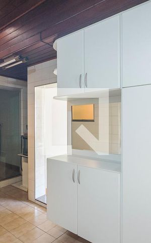 Casa para alugar com 250m², 3 quartos e 2 vagas Casa para alugar com 250m², 3 quartos e 2 vagasCozinha