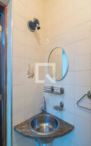 Casa para alugar com 250m², 3 quartos e 2 vagas Casa para alugar com 250m², 3 quartos e 2 vagasBanheiro da Suite
