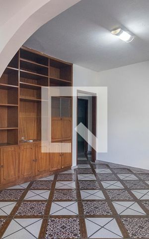 Casa para alugar com 250m², 3 quartos e 2 vagas Casa para alugar com 250m², 3 quartos e 2 vagasSala