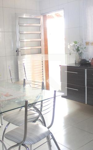 Casa para alugar com 160m², 2 quartos e 2 vagasCozinha