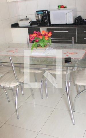 Casa para alugar com 160m², 2 quartos e 2 vagasCozinha