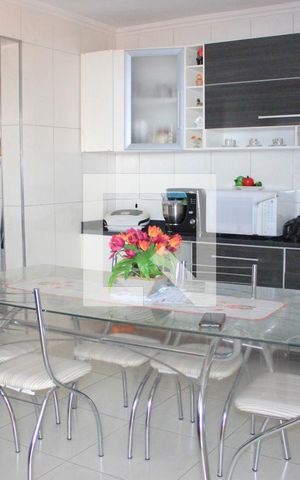 Casa para alugar com 160m², 2 quartos e 2 vagasCozinha