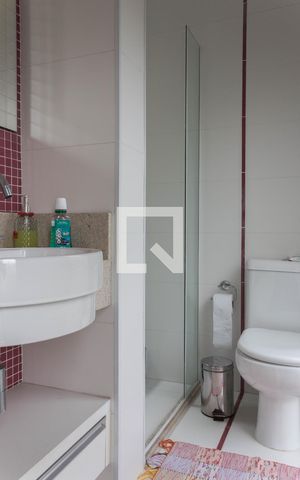 Casa à venda com 152m², 3 quartos e 2 vagas Casa à venda com 152m², 3 quartos e 2 vagasBanheiro