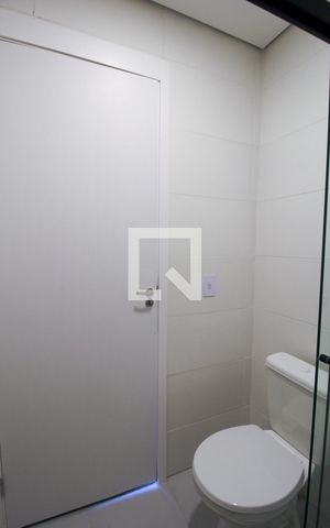 Apartamento para alugar com 58m², 2 quartos e 1 vaga Apartamento para alugar com 58m², 2 quartos e 1 vagaBanheiro da Suíte