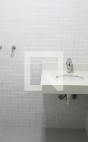 Apartamento à venda com 195m², 5 quartos e 4 vagasBanheiro da Suíte 4