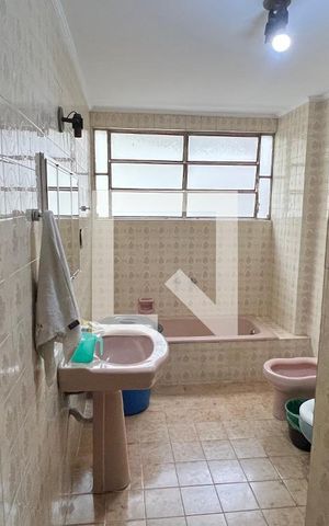 Apartamento à venda com 192m², 3 quartos e 1 vaga Apartamento à venda com 192m², 3 quartos e 1 vagaBanheiro