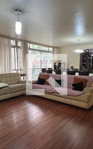 Apartamento à venda com 192m², 3 quartos e 1 vaga Apartamento à venda com 192m², 3 quartos e 1 vagaSala