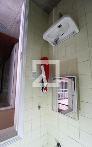 Casa à venda com 180m², 3 quartos e 2 vagasBanheiro do Quintal