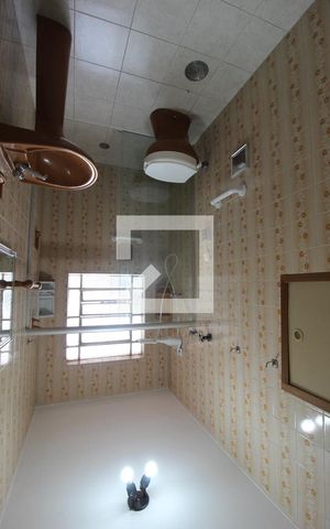 Casa à venda com 180m², 3 quartos e 2 vagasBanheiro Social - Superior