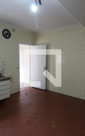 Casa à venda com 180m², 3 quartos e 2 vagasCozinha
