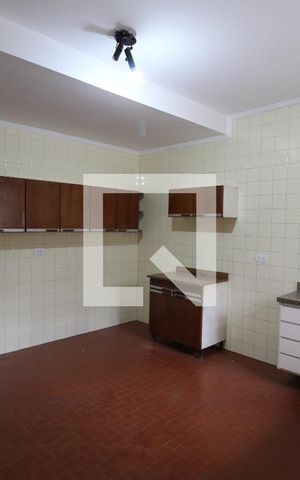 Casa à venda com 180m², 3 quartos e 2 vagasCozinha