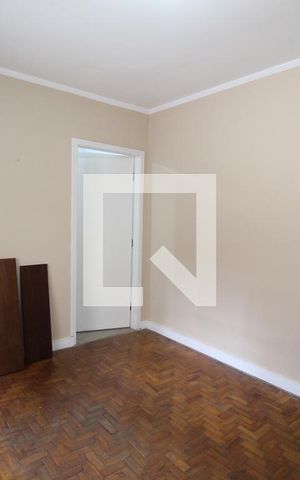 Casa à venda com 180m², 3 quartos e 2 vagasQuarto de Serviço - Suíte