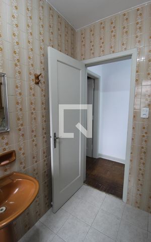 Casa à venda com 180m², 3 quartos e 2 vagasBanheiro Social - Superior