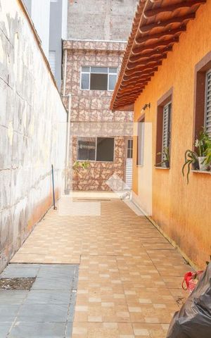 Casa à venda com 143m², 5 quartos e 3 vagasCorredor