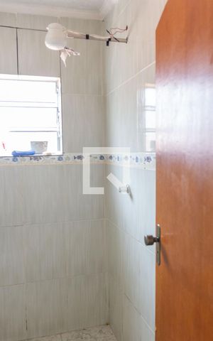 Casa à venda com 143m², 5 quartos e 3 vagasBanheiro 2