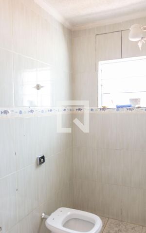Casa à venda com 143m², 5 quartos e 3 vagasBanheiro 2