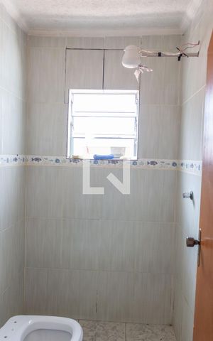 Casa à venda com 143m², 5 quartos e 3 vagasBanheiro 2