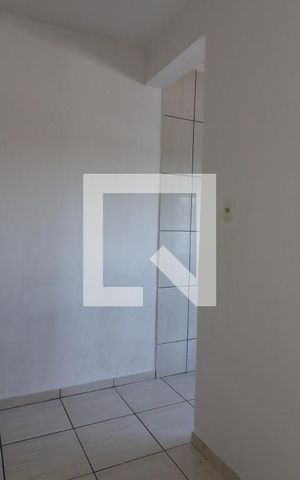 Casa para alugar com 50m², 2 quartos e sem vaga Casa para alugar com 50m², 2 quartos e sem vagaSala