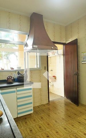 Casa à venda com 500m², 6 quartos e 6 vagasCozinha