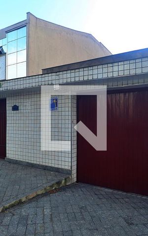 Casa à venda com 500m², 6 quartos e 6 vagasFachada