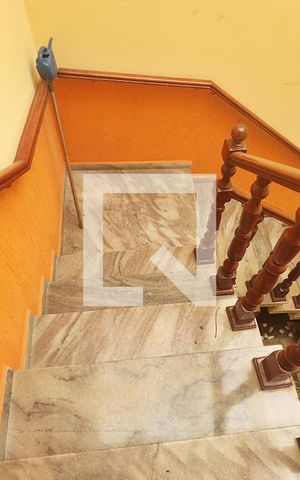 Casa à venda com 500m², 6 quartos e 6 vagasEscada