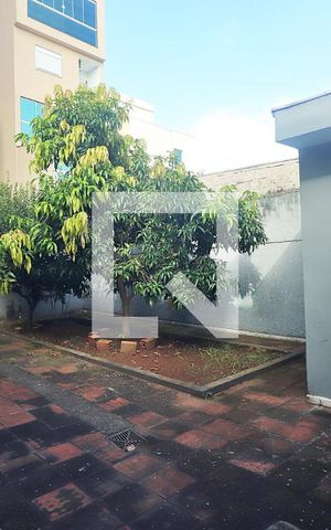 Casa à venda com 500m², 6 quartos e 6 vagasFundos