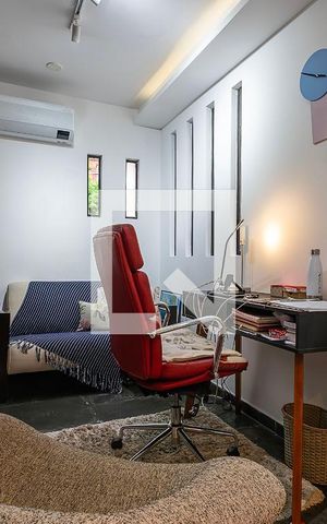 Casa à venda com 130m², 3 quartos e 1 vaga Casa à venda com 130m², 3 quartos e 1 vagaSala 2