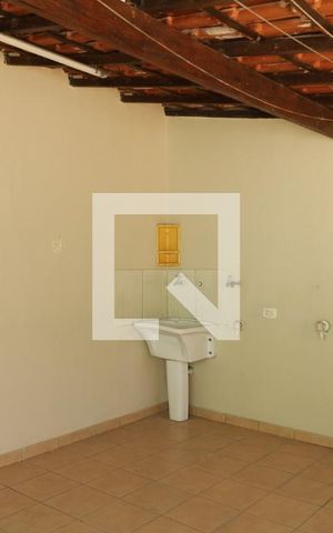 Casa para alugar com 50m², 2 quartos e sem vagaÁrea comum