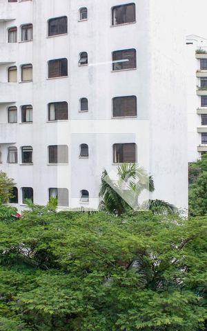 Apartamento à venda com 240m², 5 quartos e 4 vagasVista