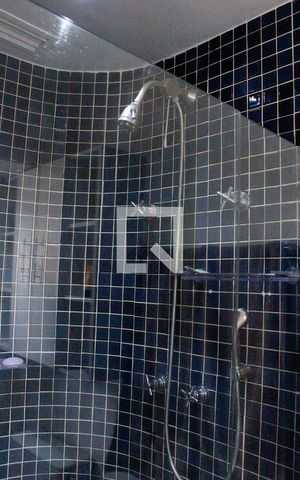 Apartamento à venda com 240m², 5 quartos e 4 vagasBanheiro da Suíte 2