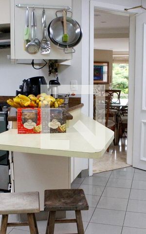 Apartamento à venda com 240m², 5 quartos e 4 vagasCozinha