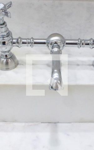 Apartamento à venda com 240m², 5 quartos e 4 vagasBanheiro - torneira