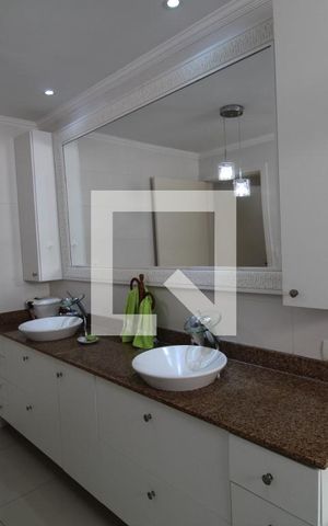 Casa à venda com 620m², 3 quartos e 4 vagasBanheiro da suíte 1